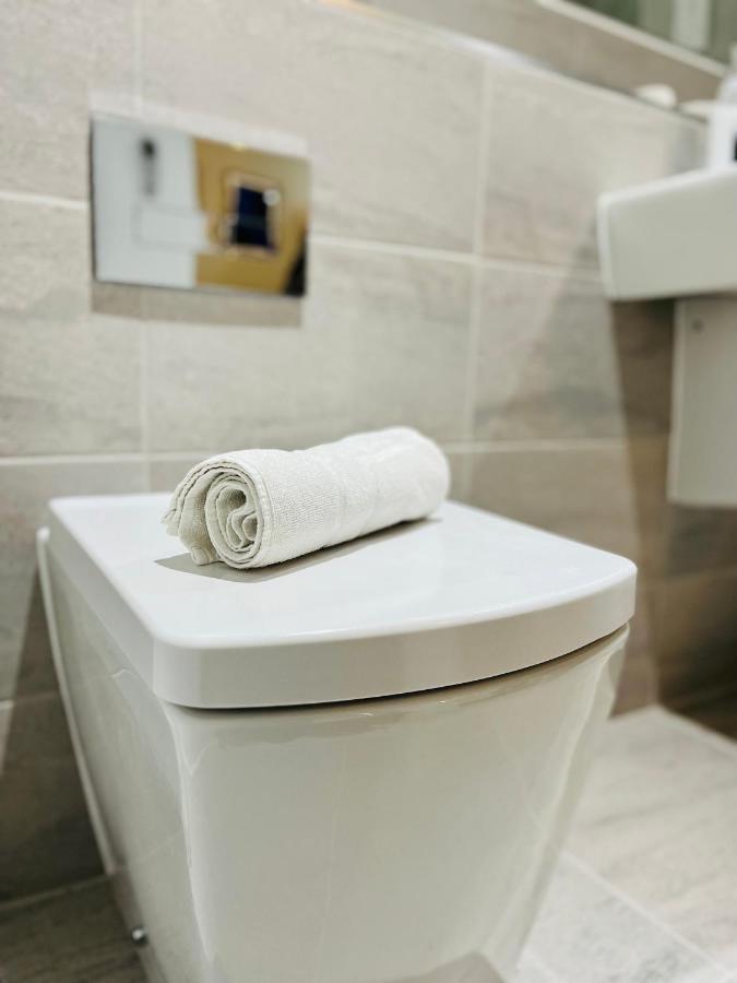 Stylish Studio Apartment Near To Old Trafford Stadium Manchester Dış mekan fotoğraf